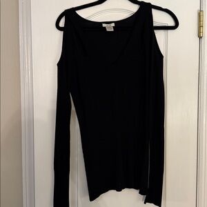 Cache Elegant Black cold shoulder top